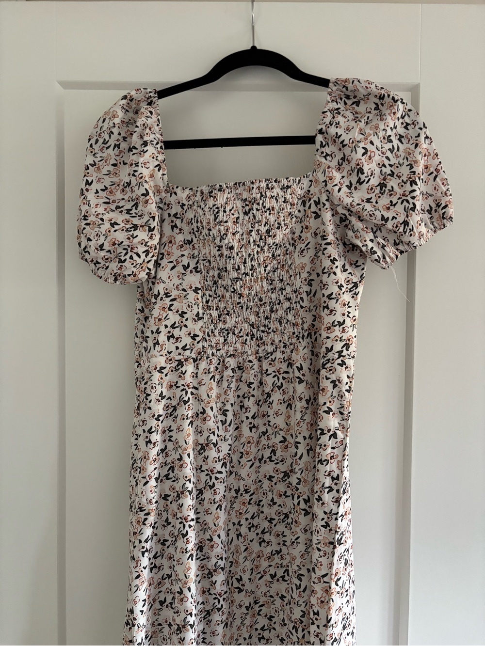 Floral Puff-Sleeve Midi Dress in Cream and Blush - Picture 3 of 4